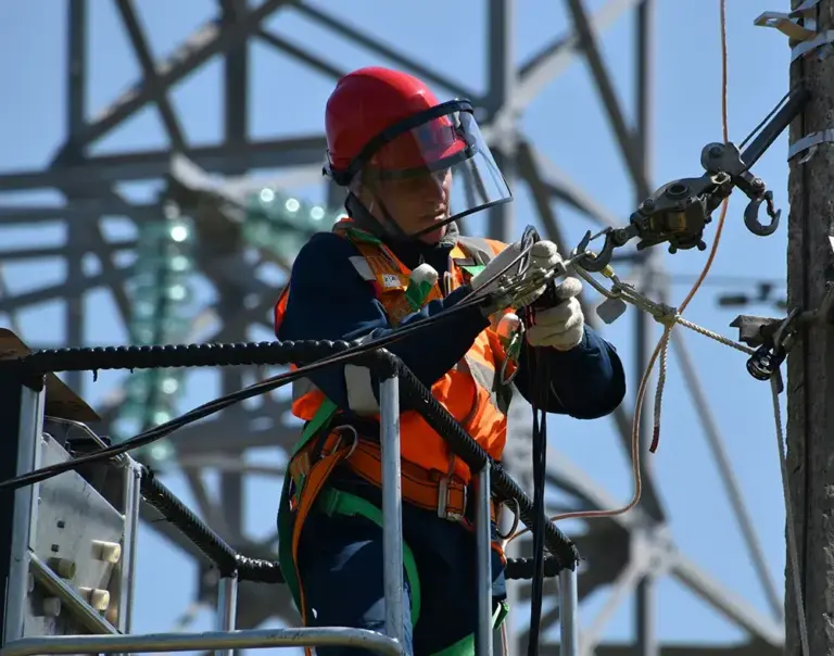 UEE30820 Certificate III in Electrotechnology Electrician