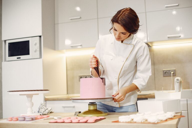 SIT31021 Certificate III in Patisserie