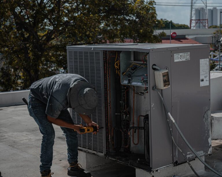 UEE51225 Diploma of Air Conditioning and Refrigeration Engineering