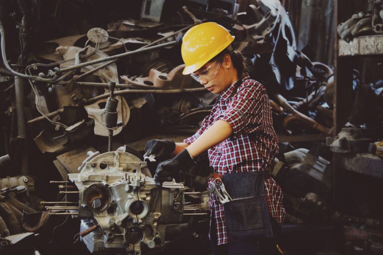 AUR31220 Certificate III in Mobile Plant Technology